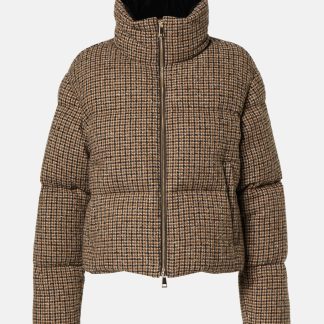 Luxus kaufen Moncler Seboune Daunenjacke aus Bouclé in Braun