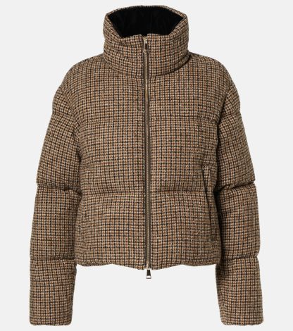 Luxus kaufen Moncler Seboune Daunenjacke aus Bouclé in Braun