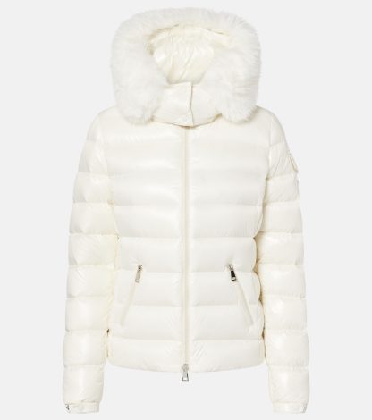 Modedesigner Moncler Badyf Daunenjacke mit Scherlingbesatz in Weiß